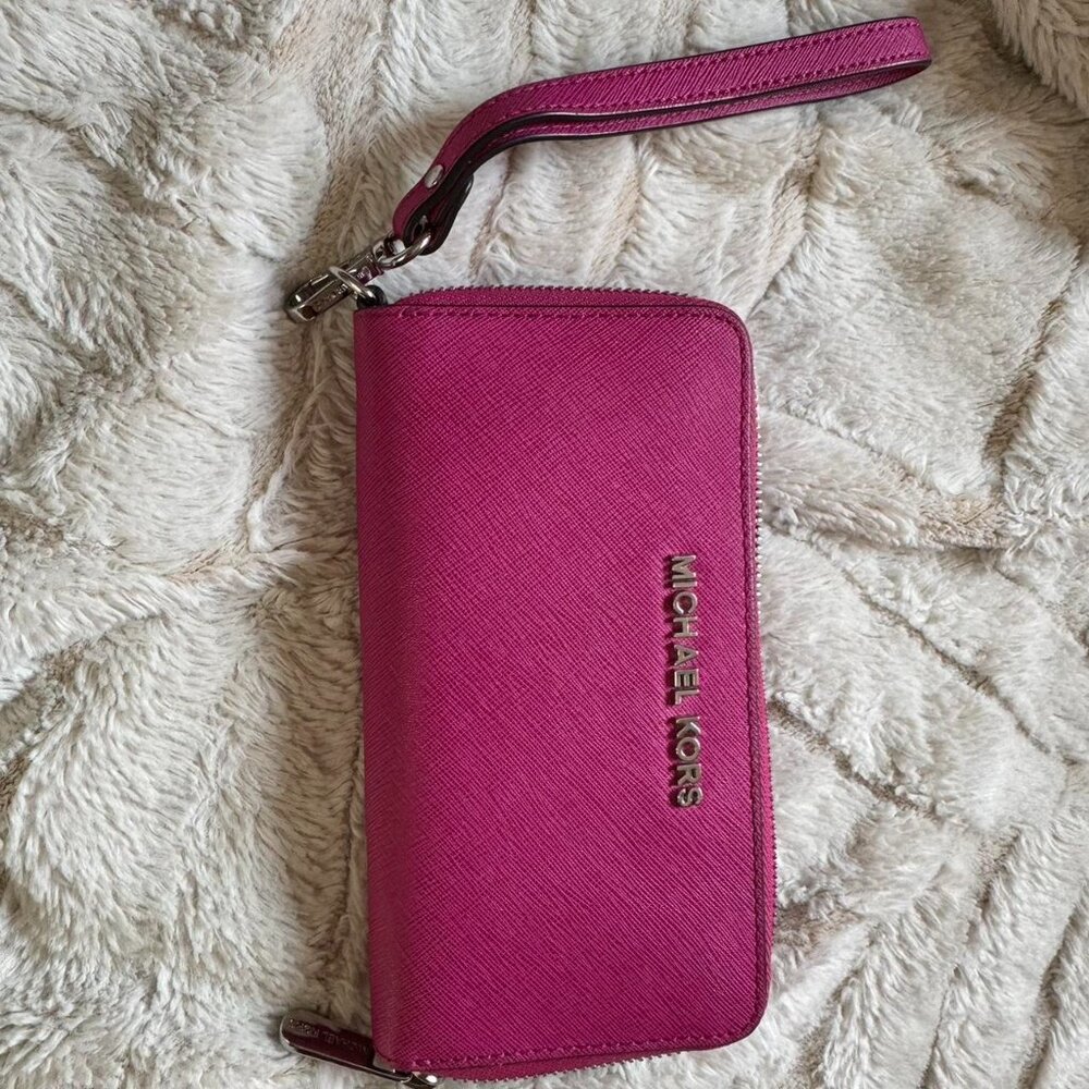 Michael Kors Pink Wallet - Excellent Condition